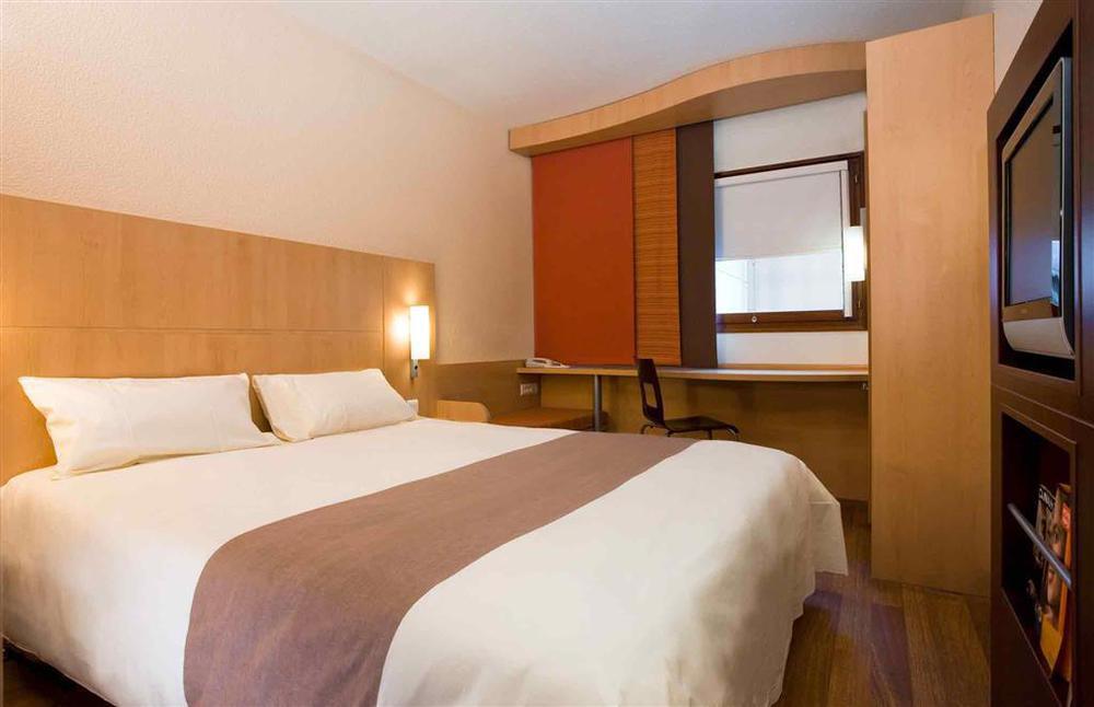 Hotel Ibis Thonon Centre Habitación foto